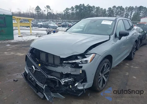 2025 Volvo Xc60 Plug-In Hybrid Ultra, T8 Awd Electric/Gasoline, Dark из США, поврежденный, VIN YV4H60RM7S1138667